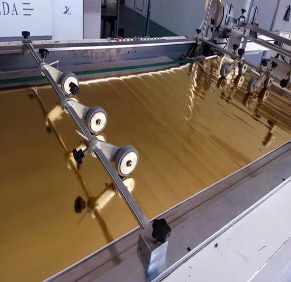 Customized Embossed Gold And Silver Foil For Cake Tray Made And Black And White Metalized Film  For  Coke  Board
