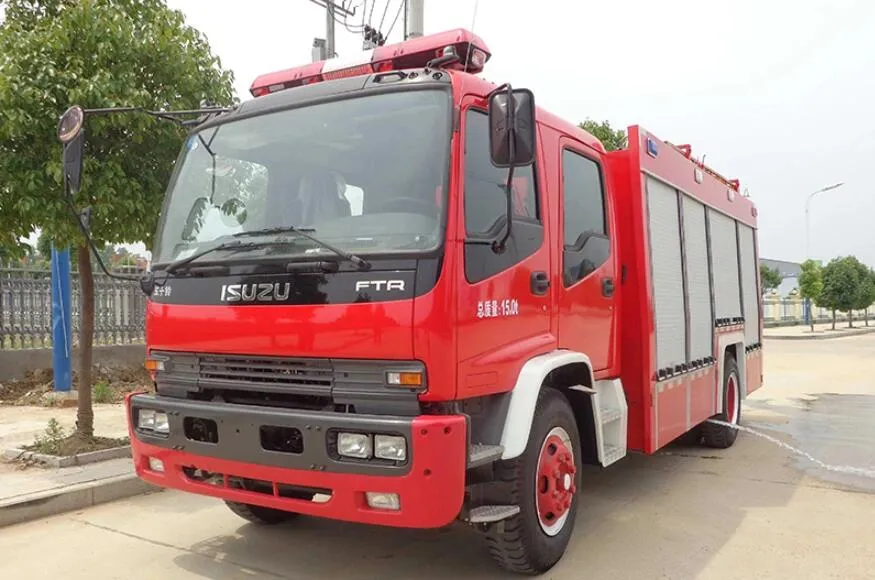 ISUZU 4X2 4000L Firefighting Truck , Fire And Rescue Truck 4tons