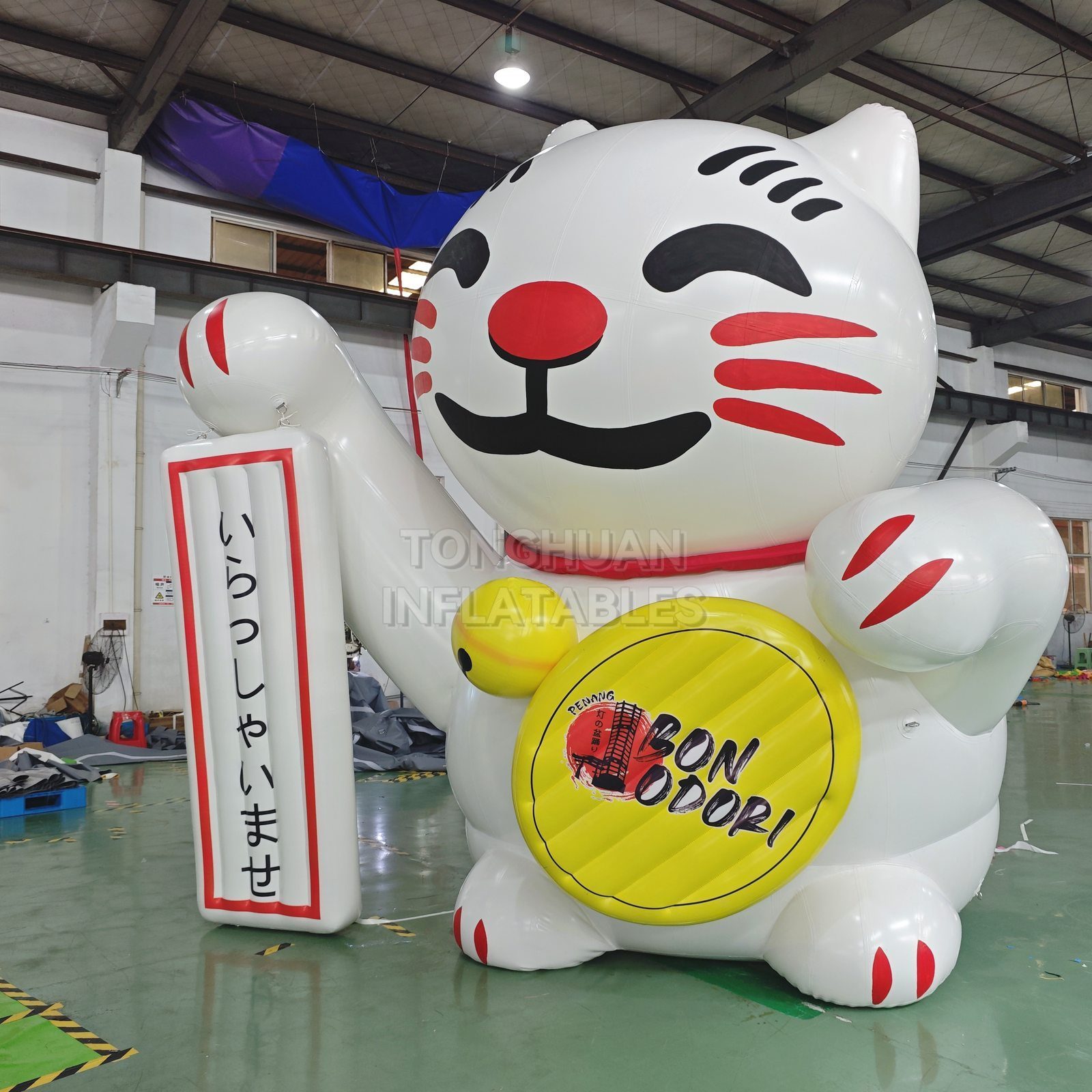 Giant Lucky Cat Inflatable Advertising Model with Raised Paw Coin Decoration and Custom Printing for Shopping Malls Festivals Store Promotions