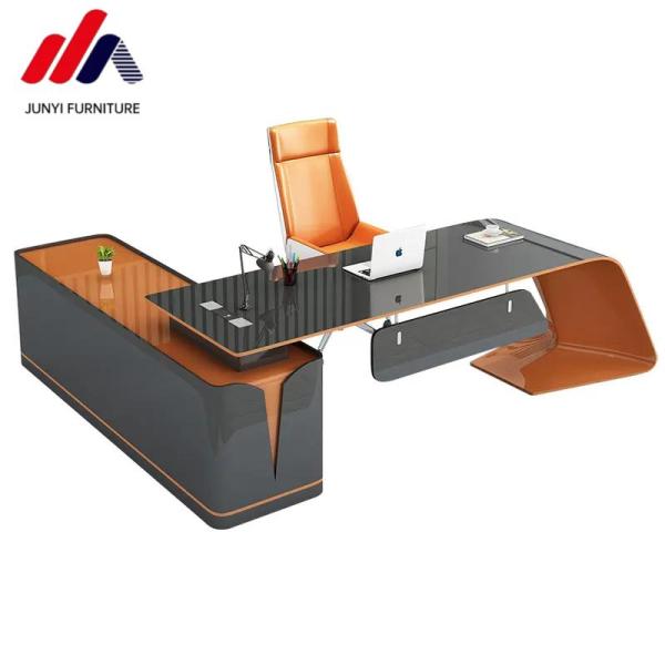 Конвертируемый рабочий стол для генерального директора