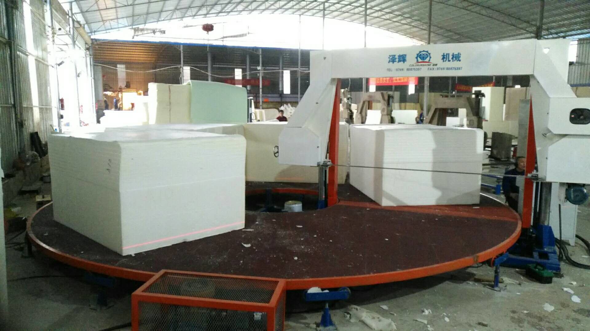 Машина пены полиуретана автомата для резки пены горизонтального Carrousel разделяя