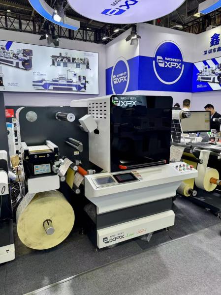 マックス回転メートル700mmとダイ切断幅350mmのカスタマイズ可能なレーザーラベル切断機