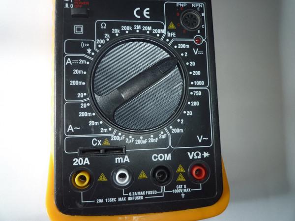Multímetro digital portátil Handheld do diodo HFE com auto sem energia