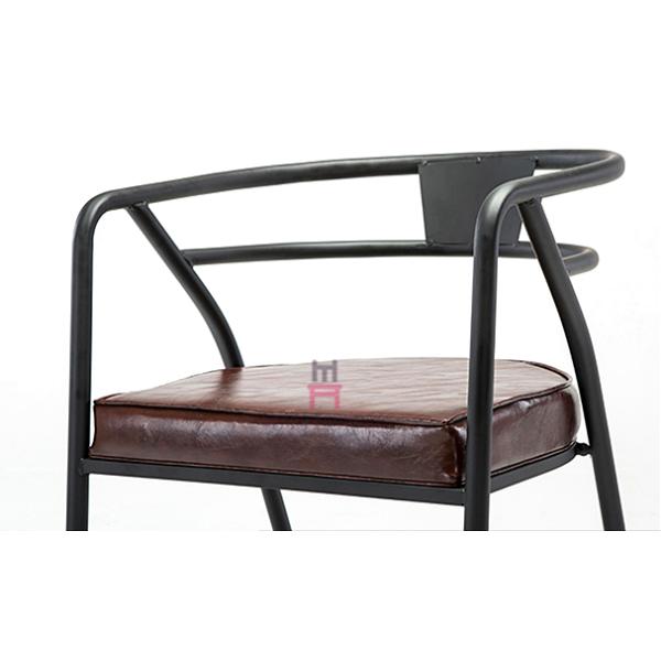 Стулья ресторана металла стиля дизайна просторной квартиры промышленные с кожей усаживают стул руки