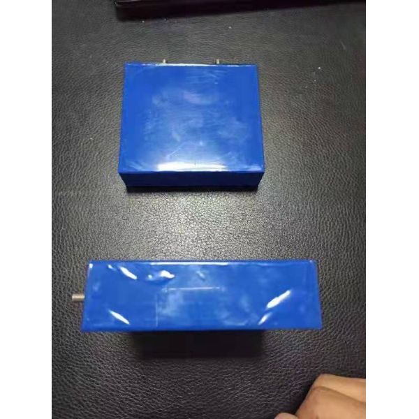 3.2v100ah Lifepo4 Cell Lithium Ion Motorcycle Battery 2.35KG MSDS Certified