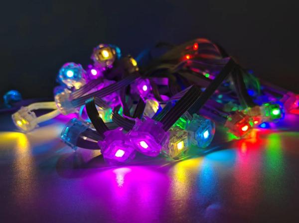 Lumière de décoration extérieure de Noël 12 Volts RGB IC LED IP67 imperméable à l'eau Permanent Fête Lumière extérieure Eaves