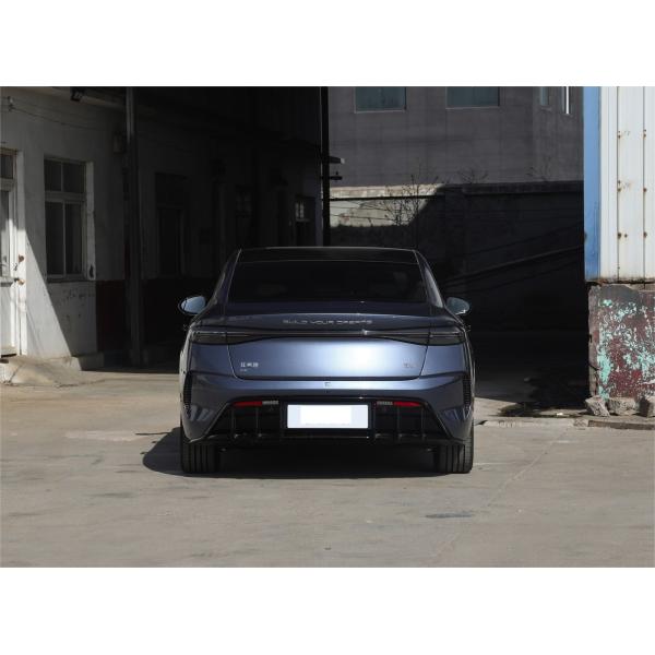 Электрическое купе BYD с приводом на четыре колеса, производительность 650 км