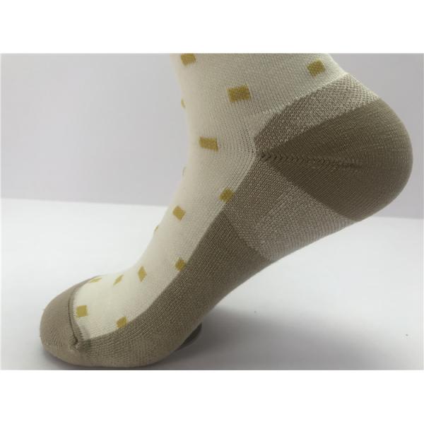 Breathable Regular Style Compression Sports Socks for Running Knitted and Anti Slip