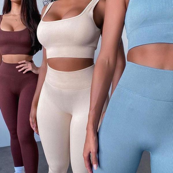 90% Nylon 10% Spandex Seamless Yoga Sets Antipollution Shorts And Crop Top Gym Set