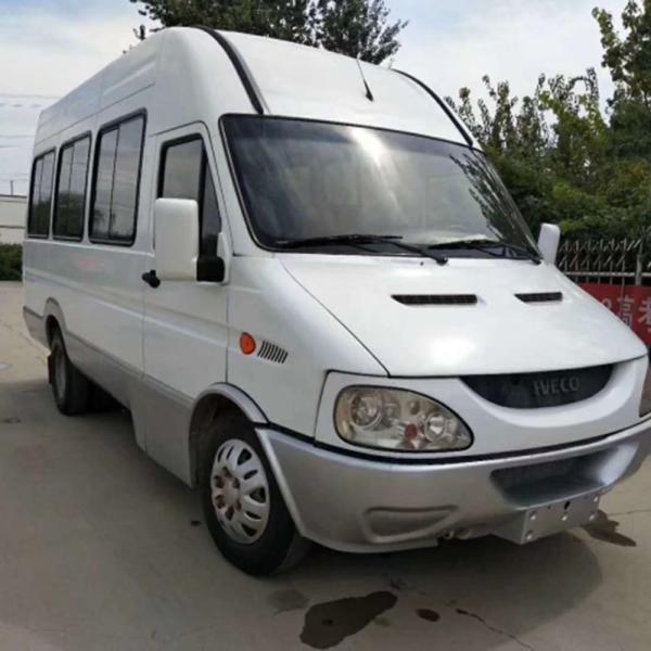 Safe 108HP Manual Gearbox Mini Vans Used 54000KM Mileage With 17 Seats