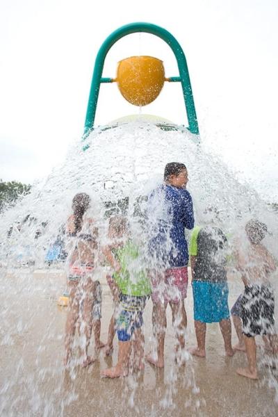 Customized Spray Park Equipment Fiberglass Water Spray bucket