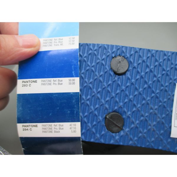 Conception de personnage Des tongs pour enfants avec ceinture à dos pour une utilisation occasionnelle en plein air