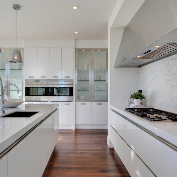 High Gloss White Flat Panel Lacquer Kitchen Cupboard With Island Table