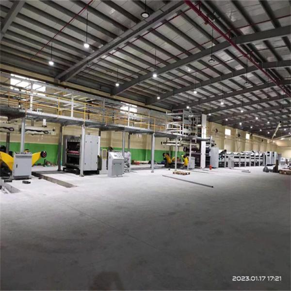 Lojas de vestuário beneficiam de linha de produção de cartão ondulado com flauta A/B/C/E/F/BC