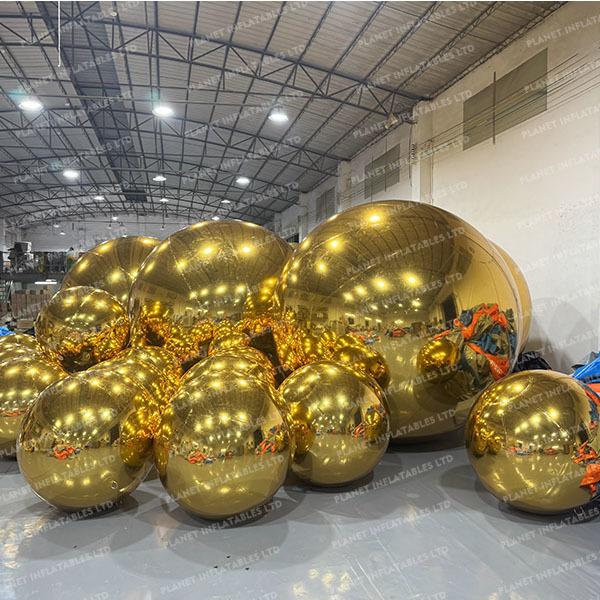 Esfera de espejo de PVC de oro colgante grande Balón de discoteca Bola de espejo inflable para decoración de eventos
