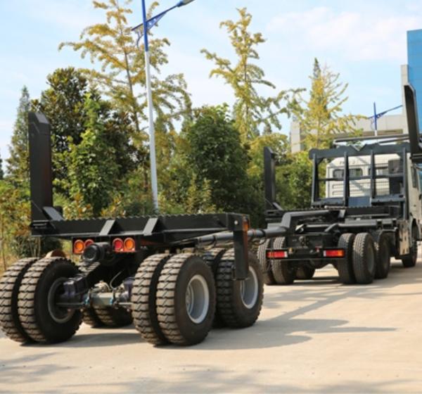 Sinotruk HOWO Chassis 10m Log Timber Truck , Truck Prime Mover 40-60t