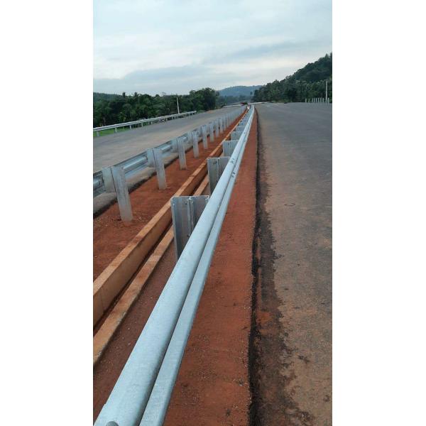 EN1317 Corrugated Highway Guardrail System ISO1461 Zinc Coating High Strength Steel
