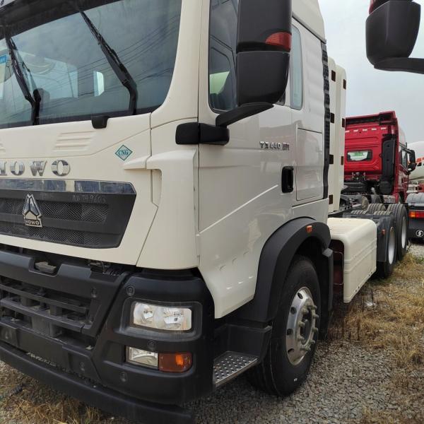Initial Payment Heavy-Duty CNG/LNG Sinotruk HOWO Trucks for International Distributors