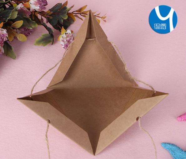 Paper triangle packaging box, creative personalized gift packaging tray, factory direct sales