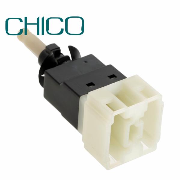 TS 16949 Brake Light Switches For MERCEDES BENZ 0015453109 0015456409 A0015456409