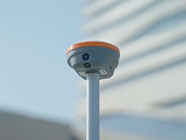 RTK GNSS Receiver with 1048 Channels and 405-470 MHz UHF Internal Radio for Accurate Geospatial Data Collection