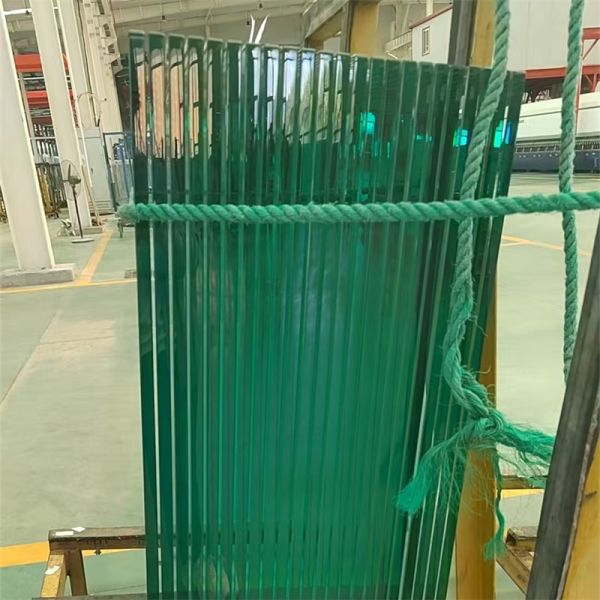 15mm Clear Curved Tempered Safety Glass with Polished Safety Edge for Doors and Curtain Walls