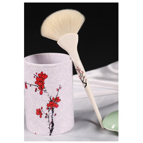 Удобные 4 в 1 одиночной синтетике плюша щетки макияжа щетинятся сейф для чувствительной кожи