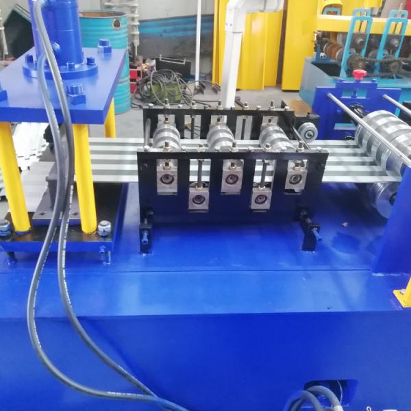 3 toneladas de máquina longa de alumínio do telhado da emenda da posição da grade do aço da cor de Decoiler 0.4mm