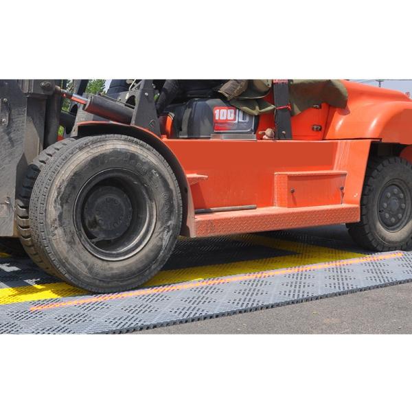 Waterproof Car Wash Splicing Grid Grille Plastic Garage Floor Tile in 40*40*4cm Size
