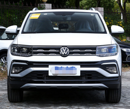 Мест двери 5 автоматической Shushi VW версии T-креста 2023 1.5L небольшой бензин SUV 5