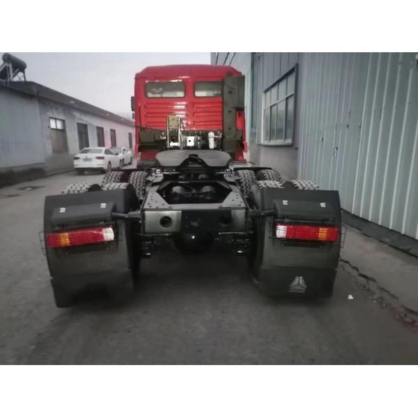 Made Red Used Shacman F3000 6X4 Heavy Head Tractor Truck with Radial Tire Design