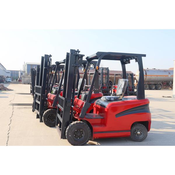 Triplex Mast 2 Ton Electric Forklift With Built In Charger And 400Ah Battery Capacity