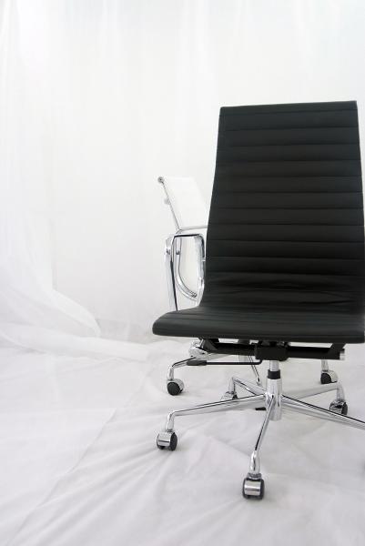 107-115cm Adjustable Height Office Chair , PU High Back Leather Executive Chair