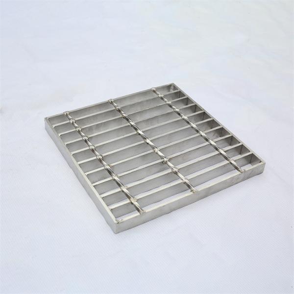 Reja de acero inoxidable lisa polaca del material del metal para al aire libre