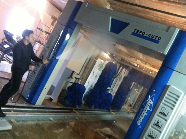 Automatic Professional Car Wash Systems TP -1201-1 Cleaning 500-700 Cars Per Day