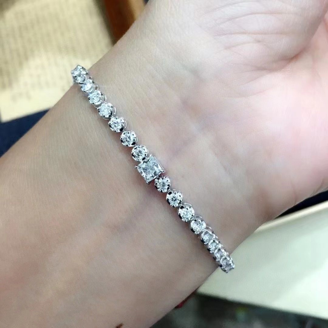 Round Shape Princess Cut Diamond Bracelet Decoration Must-Have with US Currency