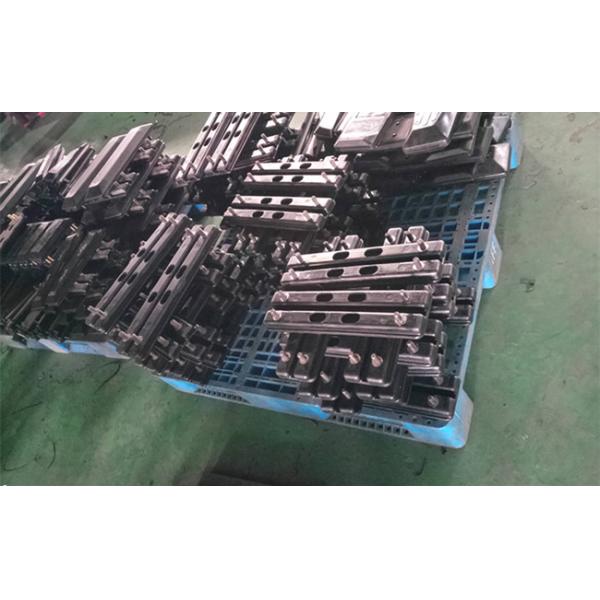 Черные резиновые колодки для стали отслеживают твердые поверхности длины 450мм защищая