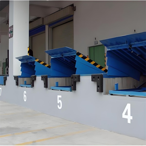 Heavy Duty Steel Structure Loading Dock Leveler 380V Powered Industrial Warehouse Operations