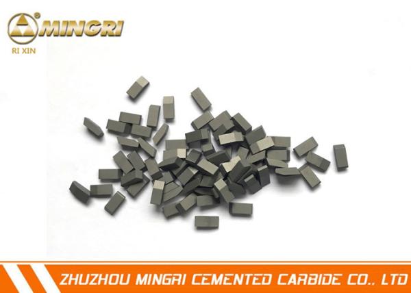 Le carbure de tungstène en bois de CTT de coupe a vu des astuces soudées sur des lames de scies
