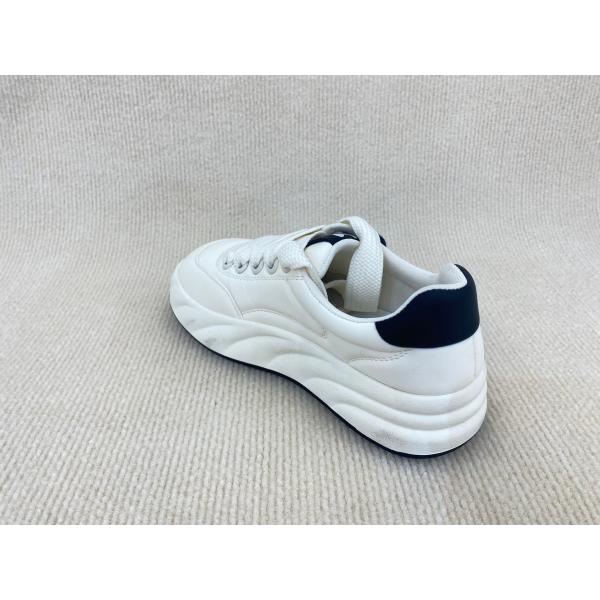 Fashion Microfiber White Platform Sneakers Women With Flat Heel And Creature Pattern