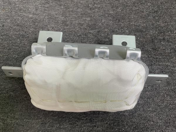  OEM Passenger Airbag Assembly For ChangAn Lamore Silver And White Color 