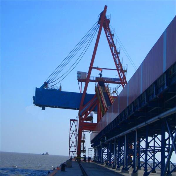 600 Tph Screw Ship Unloader Bulk Materials Handling For Seaport Terminal