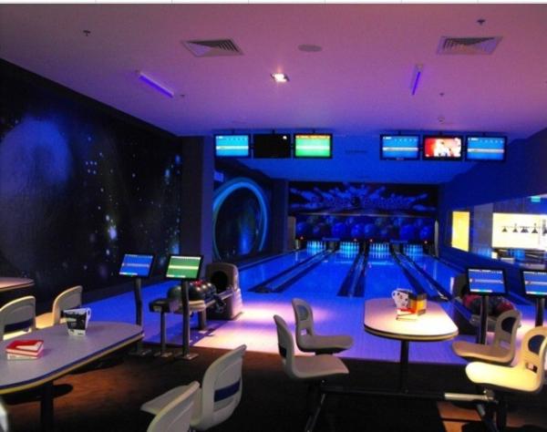 Grey Brunswick Bowling Lane Bowling Equipment at OEM Acceptable with and Grey Color