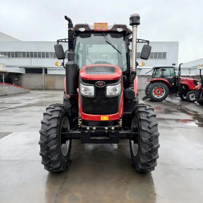 Four Wheel Farm Tractor with Hydraulic Lift