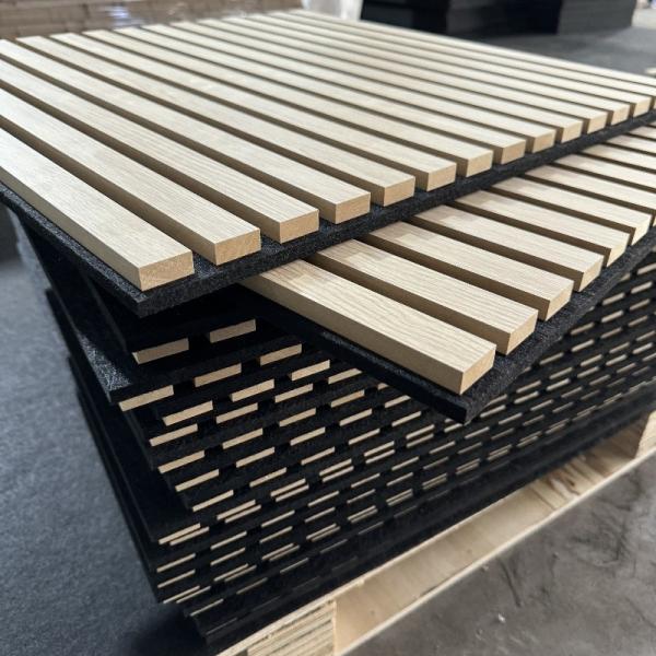 60 * 60cm Acupanela ajustada a medida Paneles insonorizados de madera Instalación sencilla para una excelencia acústica