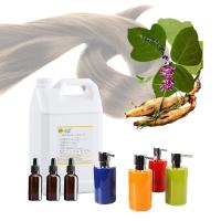 L'huile parfumée à fort arôme utilisée pour les shampooings et les lotions corporelles