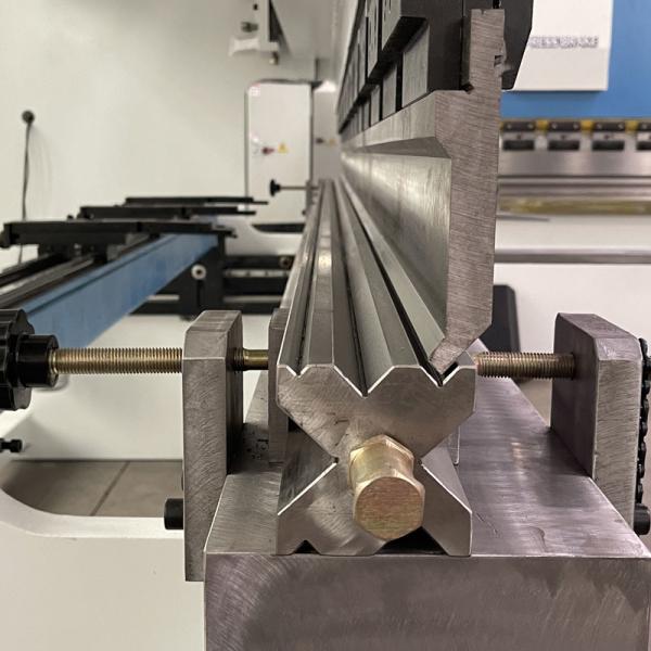 125T 3200MM Torsion Bar Press Brake Industrial Hydraulic Press Folding