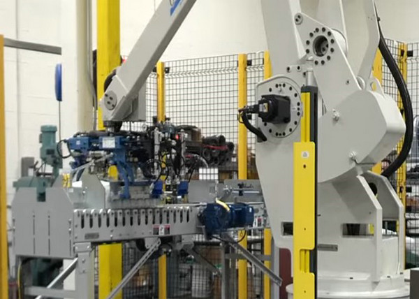 Robot Palletizing System / Stacker Fully Automatic For Bag Fertilizer 180 Kg Payload