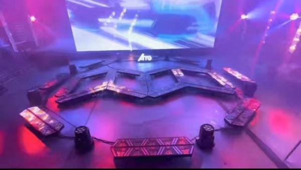 5*60W COB LED RGB DMX Wash 3-in-1 Moving Head Stage Light for Retro Club Disco Effect Lighting