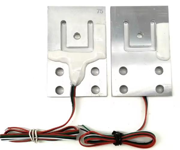 75 kg 100 kg 150 kg 200 kg 300 kg Flat Thin Weight Sensor Load Cell 1.5-2.0 mV/V Saída